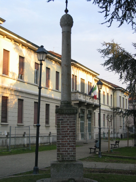 Colonna votiva Croce di Brugherio - By Erasmus 89 (Own work) - via Wikimedia Commons